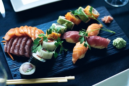 sushi-2455981-640.jpg