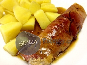 Vepřová kapsa plněná mozzarellou v košilce ze sušené šunky