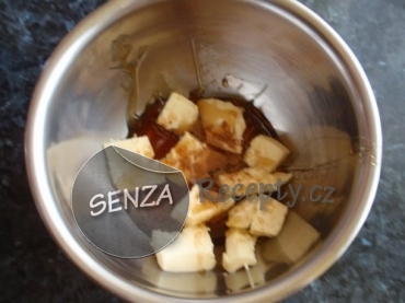 Medové lívance se skořicovým máslem