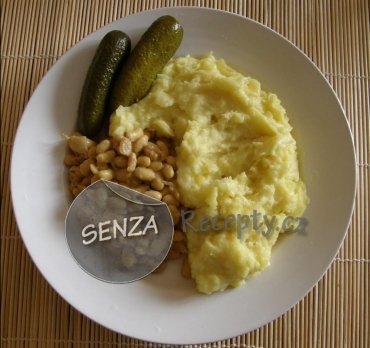Sójové boby s cibulkou a hořčicí