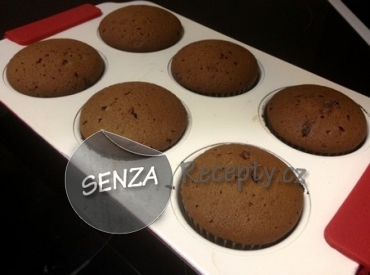 Čokoládové muffiny s kousky čokolády