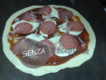 Pizza těsto z pizzerie