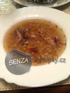Uzená polévka s kroupami