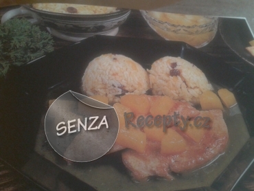 Kuřecí řízek s ananasem a rozinkovou rýží