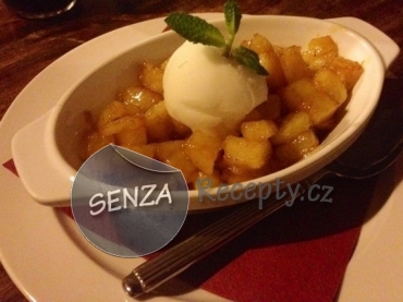 Grilovaný ananas s vanilkovou zmrzlinou