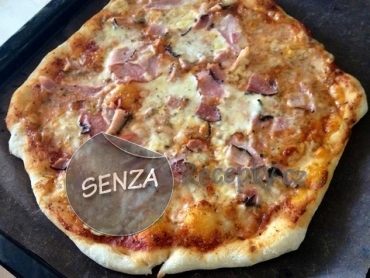 Domácí pizza se šunkou