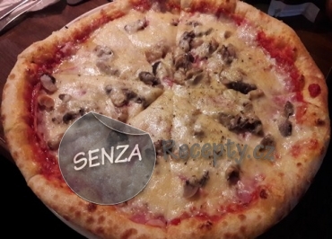 Americká pizza se žampiony a šunkou